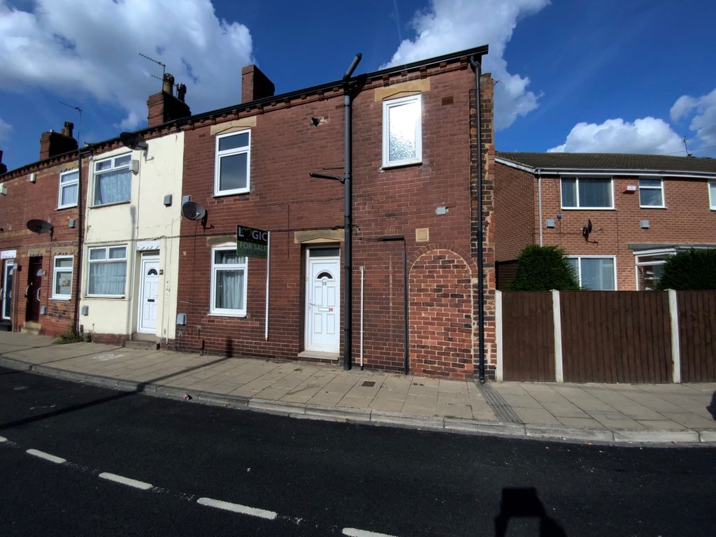 3 bed terraced house for sale in Wood Street, Castleford, West