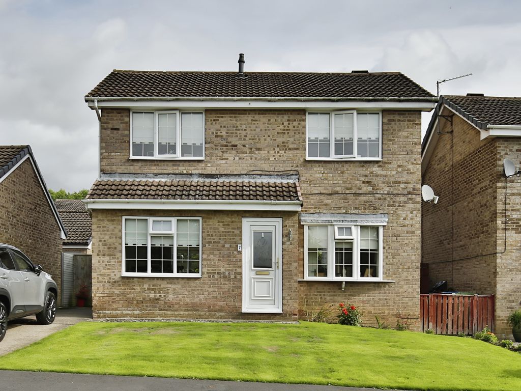 3 bed detached house for sale in Bramham Chase, Newton Aycliffe DL5, £