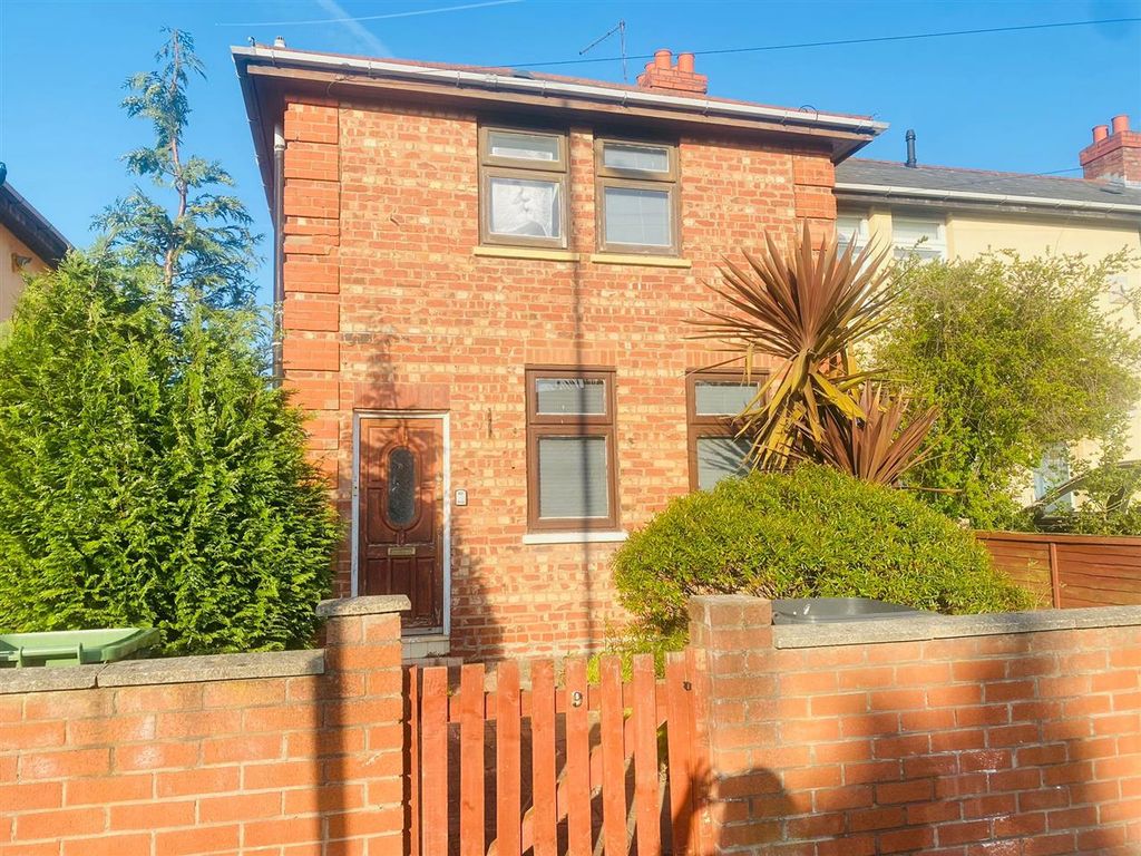 4 bed end terrace house for sale in Sumner Road, Prenton, Birkenhead