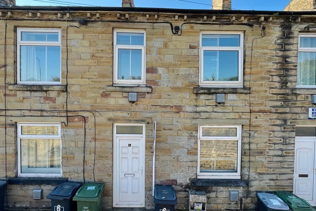 3 bed terraced house for sale in Almondbury Bank, Moldgreen