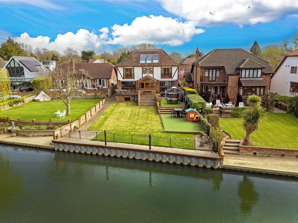 5 bed detached house for sale in Friary Island, Wraysbury TW19, £