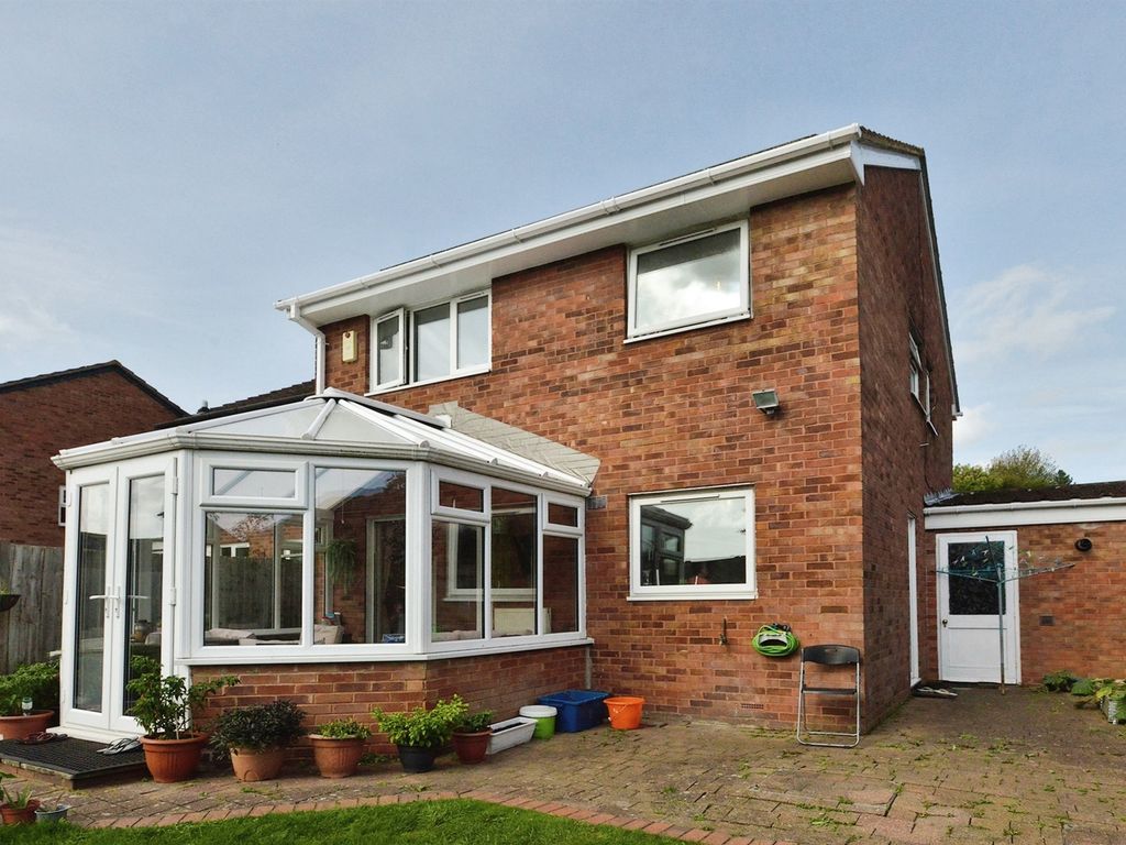 4 bed detached house for sale in Teasel Avenue, Conniburrow, Milton