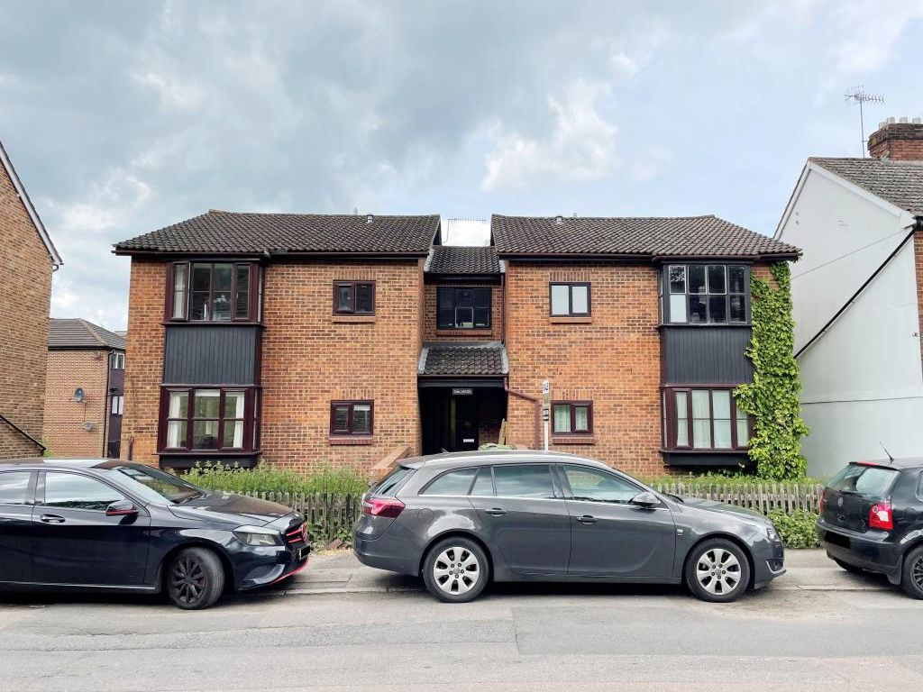 Studio for sale in Flat 2, Oak House, Oak Road, Tunbridge Wells, Kent