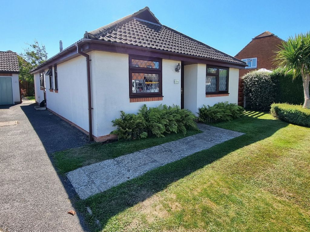 3 bed bungalow for sale in Curlescroft, Bognor Regis PO21 Zoopla