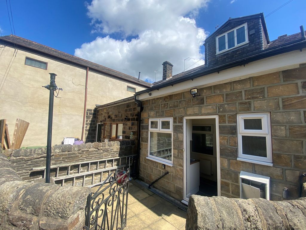 4 bed property to rent in Long Row, Horsforth, Leeds LS18 Zoopla