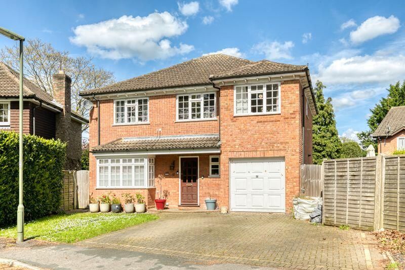 6 bed detached house for sale in Goldsworth Park, Woking, Surrey GU21