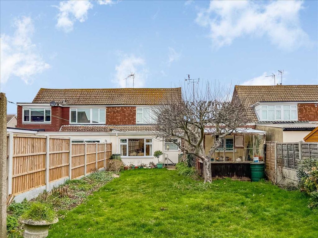 3 bed property for sale in Chapel Lane, Benfleet SS7 Zoopla