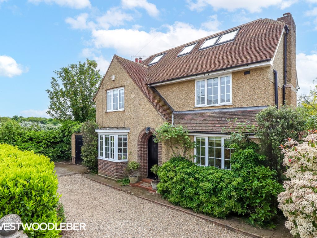 5 bed detached house to rent in Cranbourne Drive, Hoddesdon EN11, £