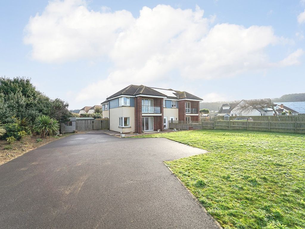 2 bed property for sale in Beach Road, Sand Bay, Kewstoke, WestonSuper