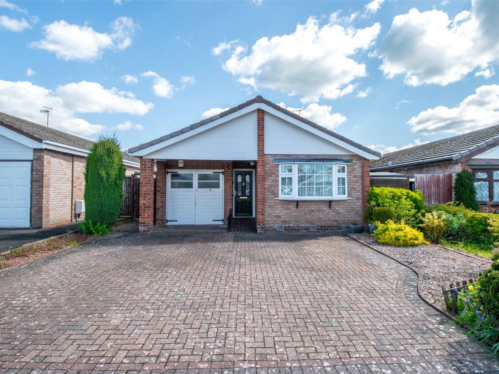 3 bed bungalow for sale in Cloverdale, Stoke Prior, Bromsgrove