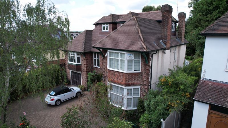 Powys Lane, London N14