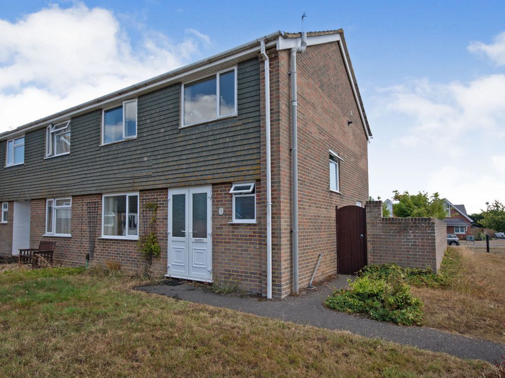 3 bed semidetached house for sale in Mallard Close, Christchurch BH23