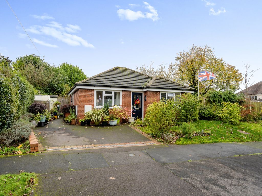 2 bed bungalow for sale in Greenfields, Gnosall, Stafford ST20 Zoopla