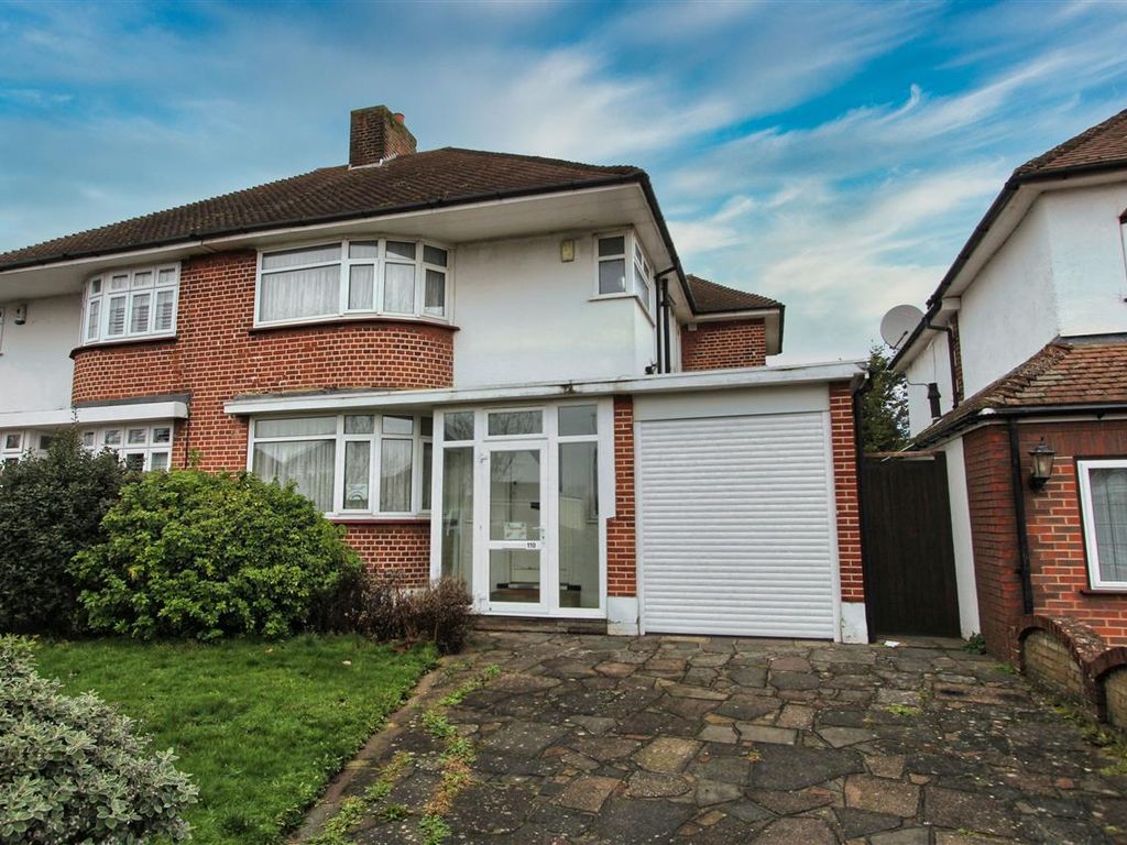 3 bed semidetached house for sale in Domonic Drive, London SE9 Zoopla