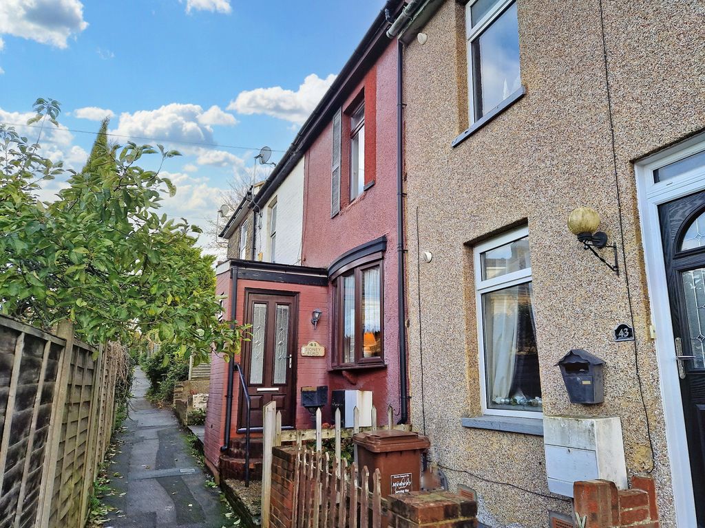 3 bed terraced house for sale in Sidney Road, Borstal, Rochester ME1, £