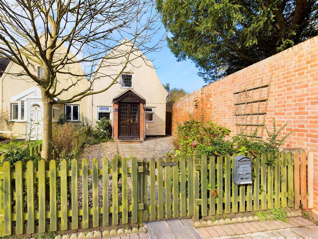 2 bed semidetached house for sale in Rectory Road, Little Oakley