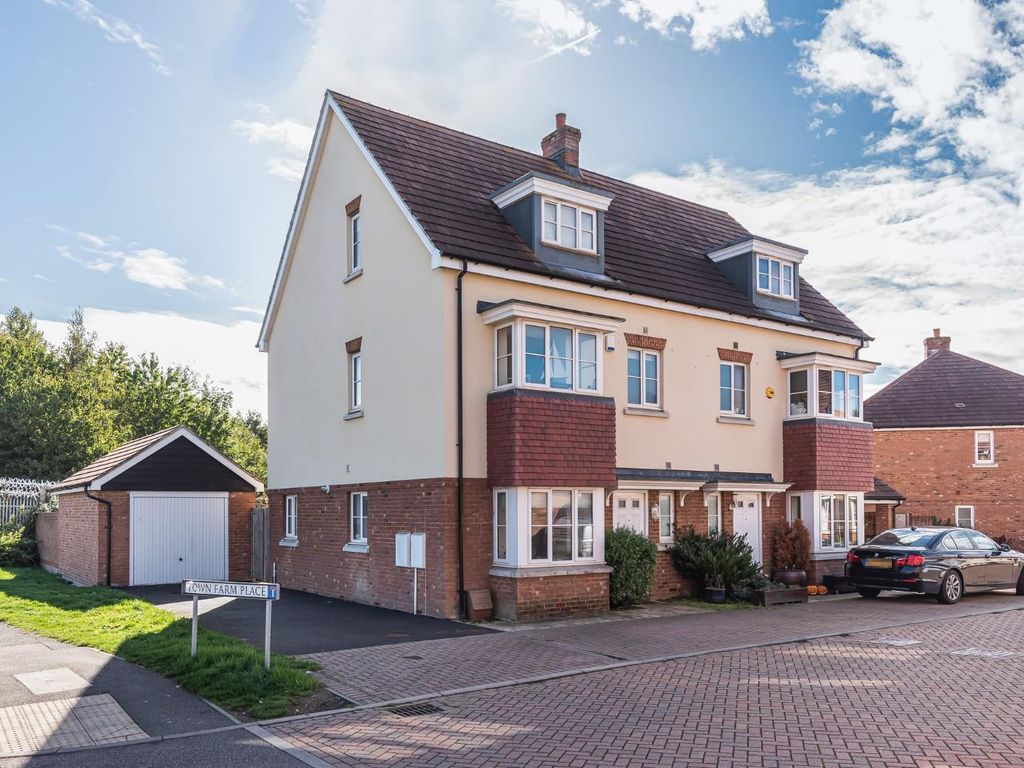 4 bed town house for sale in Town Farm Place, Ashford TN24 Zoopla