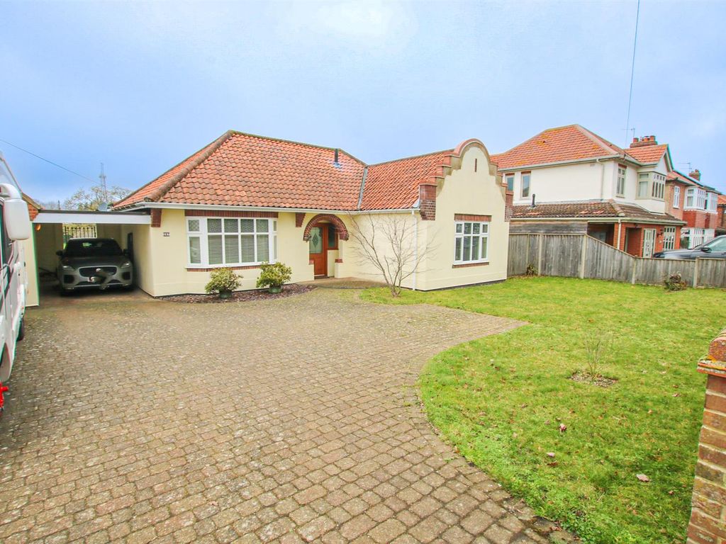 3 bed detached bungalow for sale in Thunder Lane, Thorpe St. Andrew