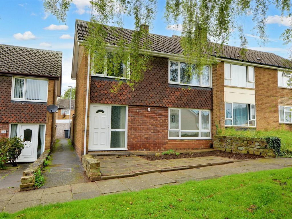 3 bed semidetached house for sale in Albany Court, Stapleford