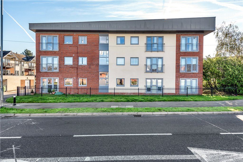 2 bed flat for sale in London Road, Binfield, Bracknell RG42 Zoopla