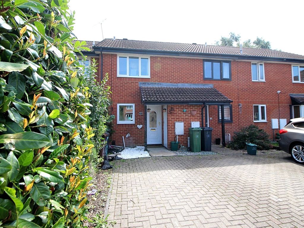 2 bed terraced house for sale in Wingfield Gardens, Frimley, Surrey