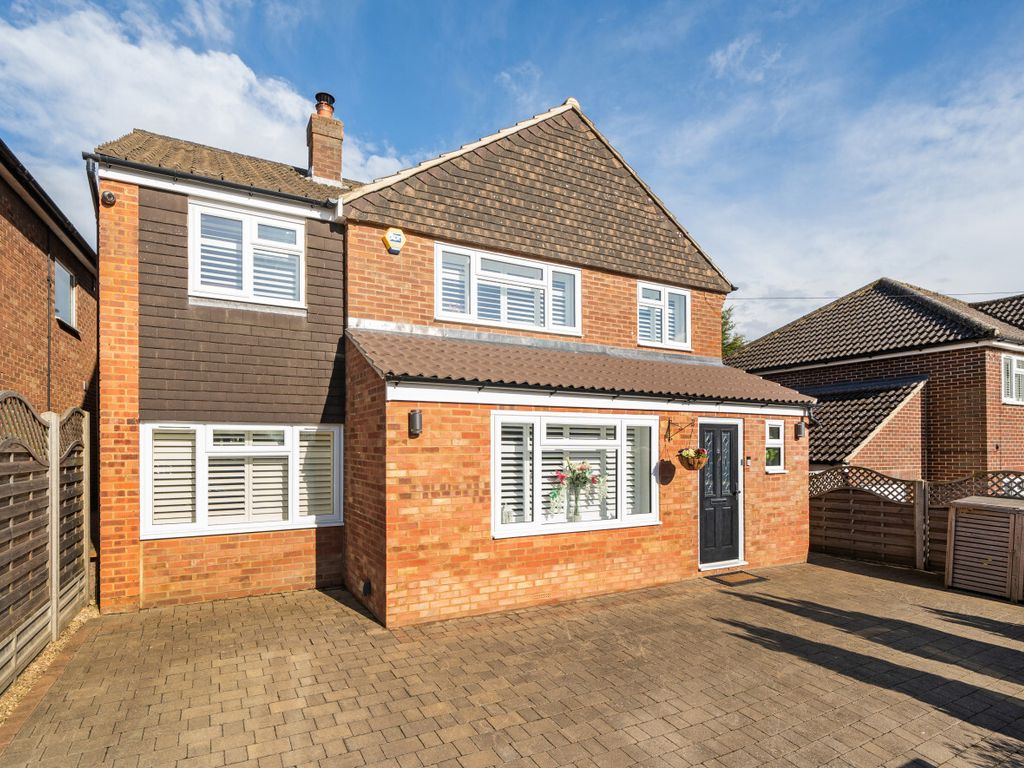4 bed detached house for sale in Prestwick Drive, Stortford
