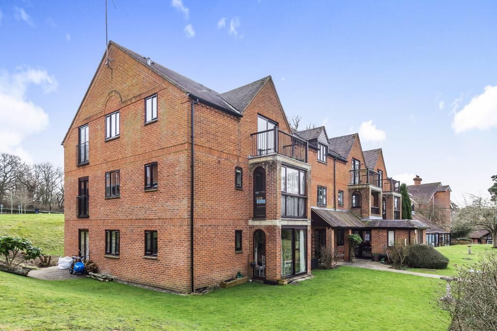 2 bed flat for sale in Farmoor, West Oxford OX2, £160,000 Zoopla