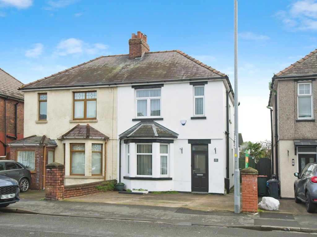 3 bed semidetached house for sale in Nash Road, Newport NP19, £270,000