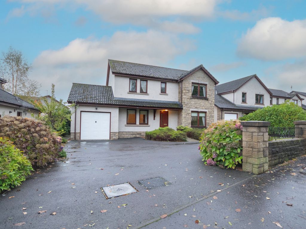 4 bed detached house for sale in Dollerie Terrace, Crieff PH7, £300,000