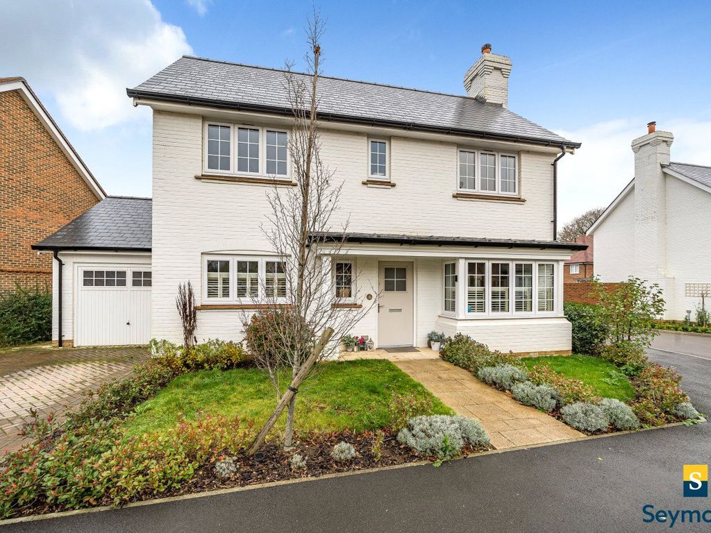 3 bed detached house for sale in Cranleigh, Surrey GU6, £620,000 Zoopla