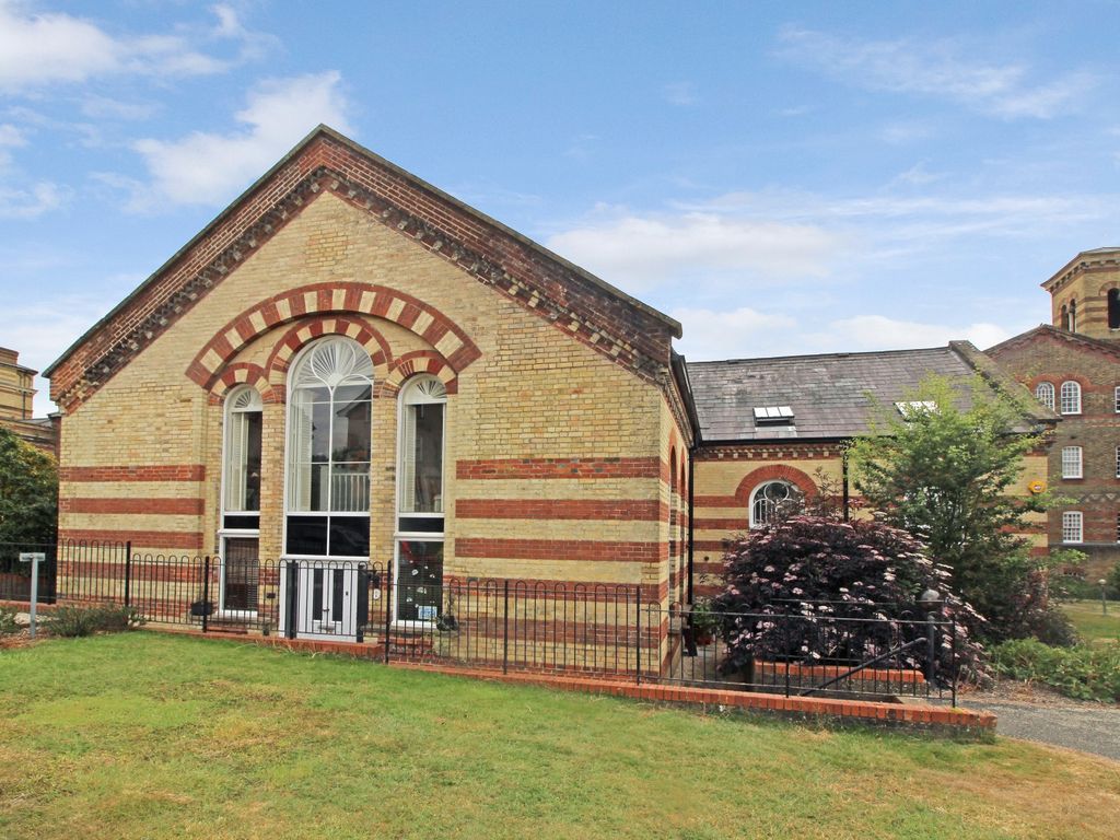 3 bed semidetached house for sale in Arundel Mews, Southdowns Park