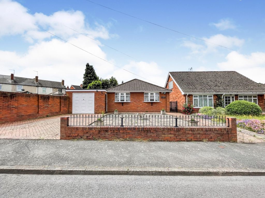 2 bed bungalow for sale in Morvale Street, Lye, Stourbridge DY9 Zoopla