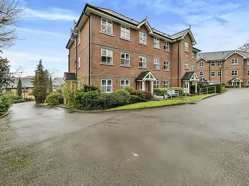 2 bed for sale in Harrison Close, Hitchin SG4 Zoopla