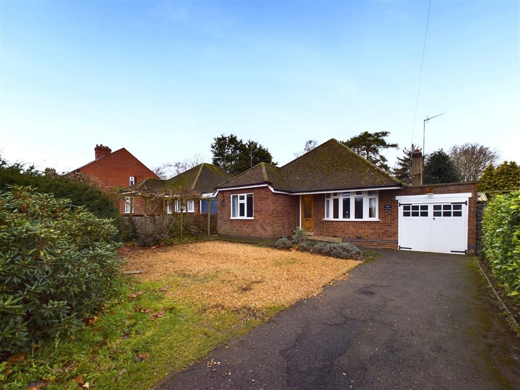 4 bed bungalow for sale in Overstone Road, Moulton NN3, £500,000 Zoopla
