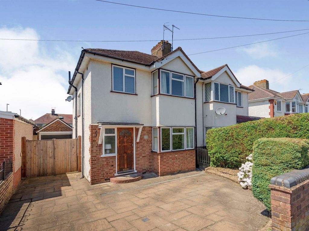 3 bed semidetached house for sale in Shirley Avenue, Redhill RH1 Zoopla