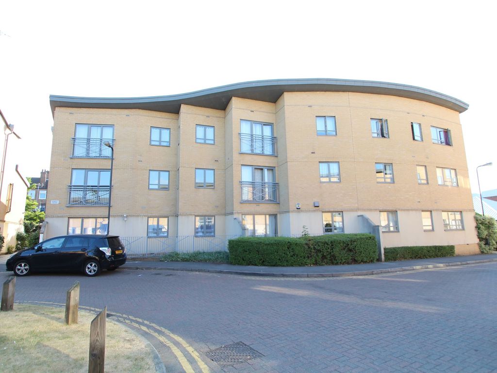 1 bed flat to rent in Sovereign Place, Robert House Sovereign Place HA1