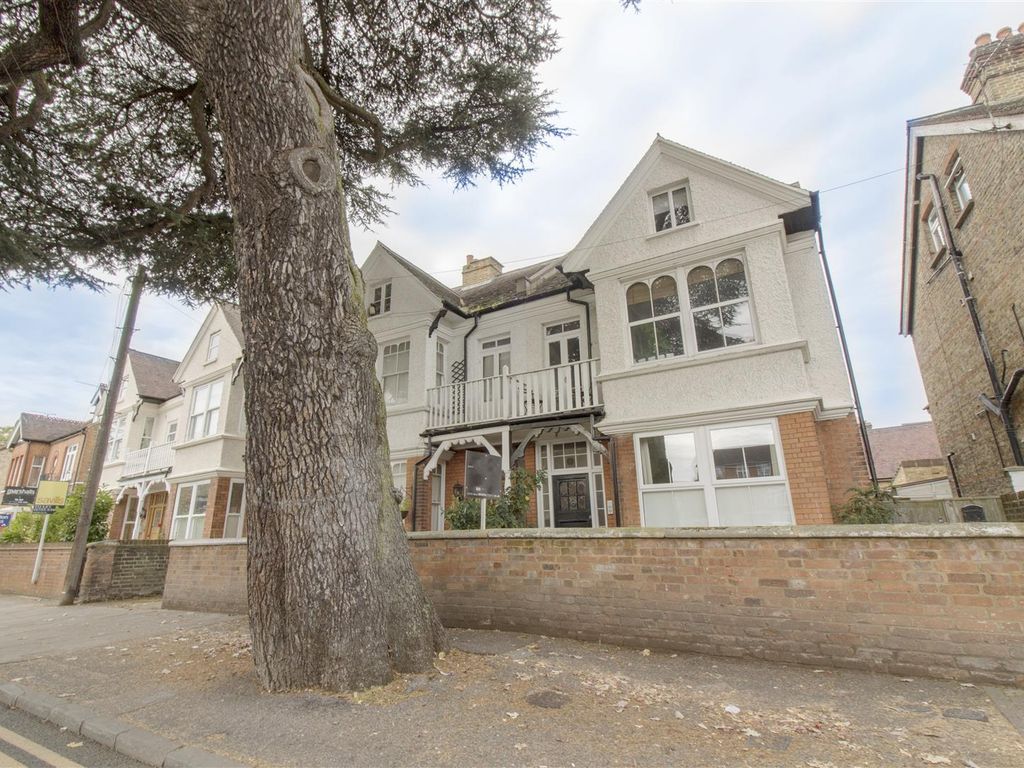 1 bed flat for sale in St. Leonards Road, Windsor SL4, £285,000 Zoopla