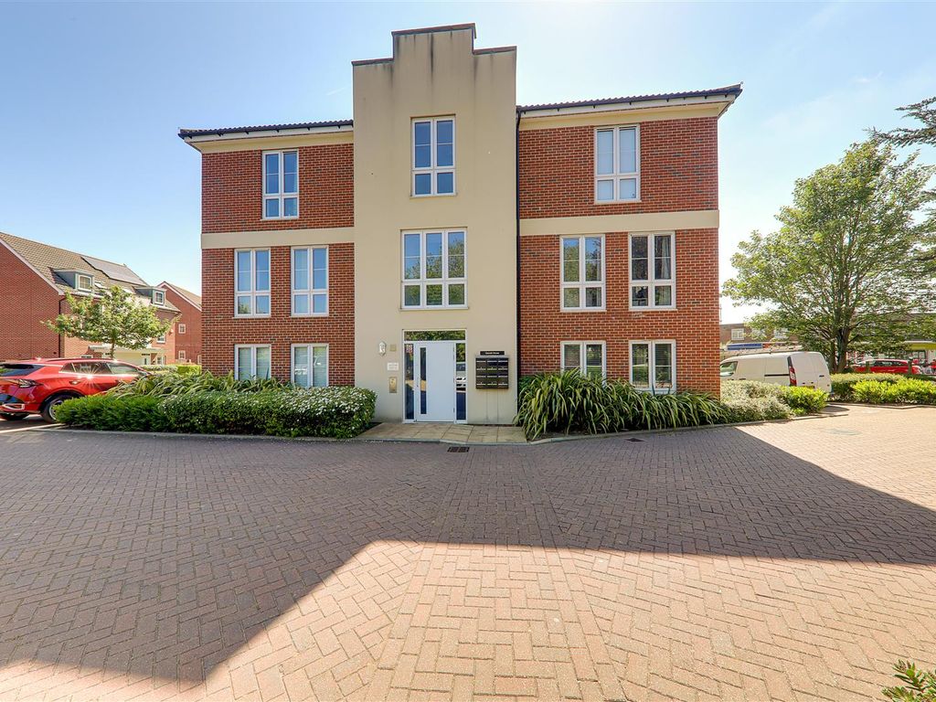 1 bed flat for sale in Garratt House, 77 Bolsover Road, Worthing BN13