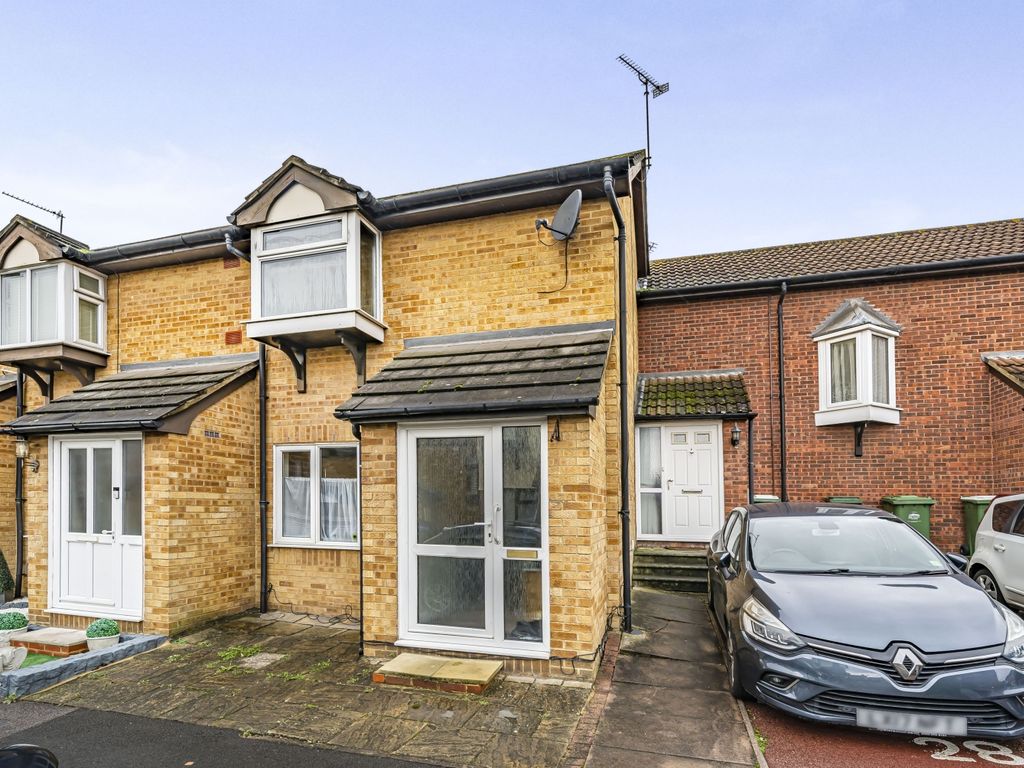 2 bed terraced house for sale in Drummond Close, Erith DA8, £340,000
