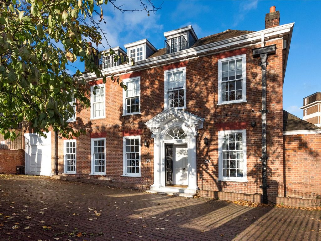 Alvanley Gardens, London NW6