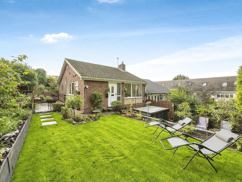 2 bed semidetached house for sale in Woodsett Walk, Conisbrough