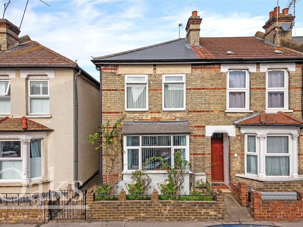 2 bed end terrace house for sale in Howley Road, Croydon CR0, £400,000