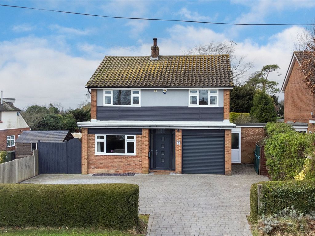 4 bed link detached house for sale in Hockers Lane, Detling, Maidstone