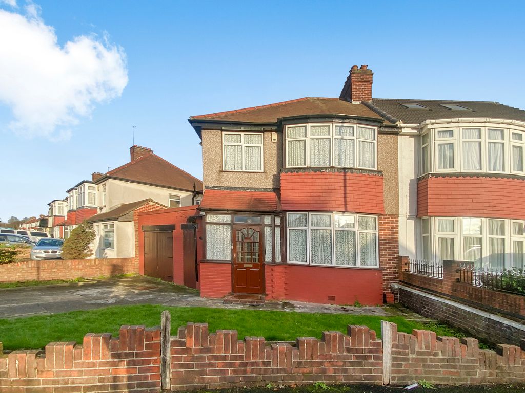 3 bed detached house for sale in Coldharbour Lane, Hayes UB3 Zoopla