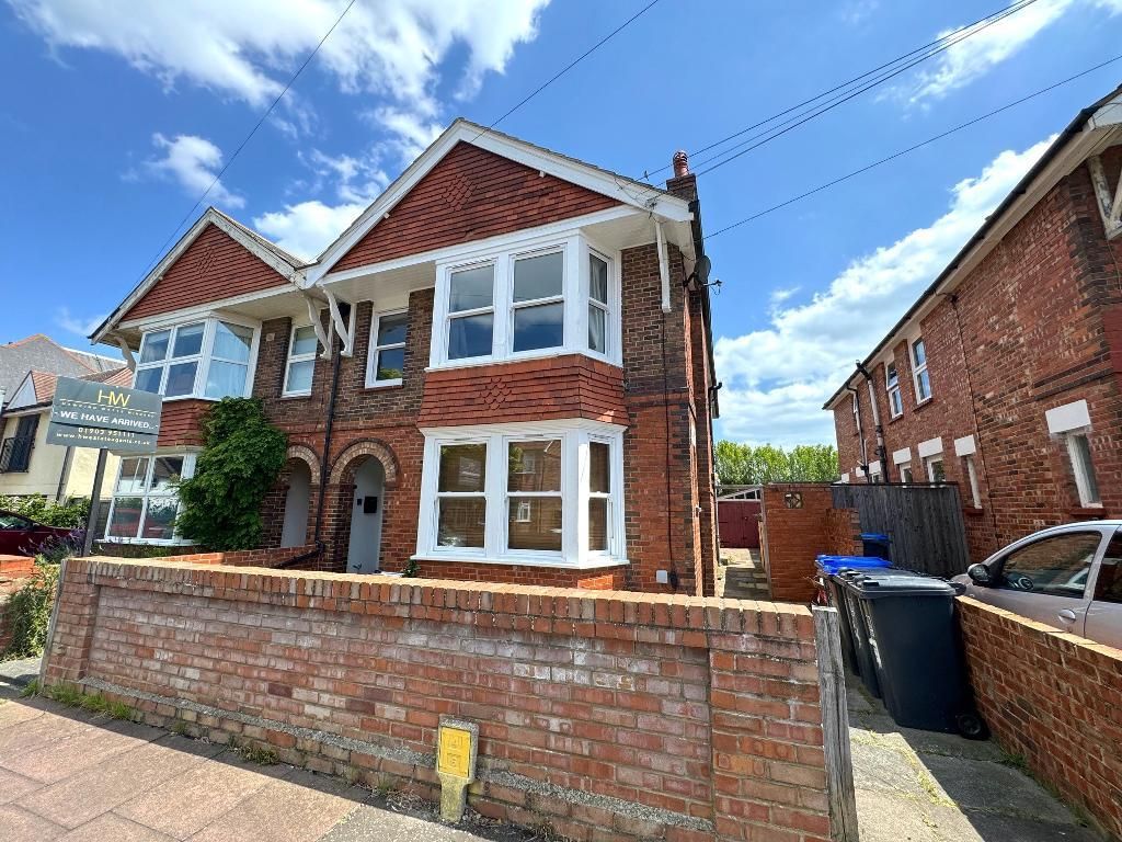 1 bed flat to rent in Chatham Road, Worthing, West Sussex BN11, £750