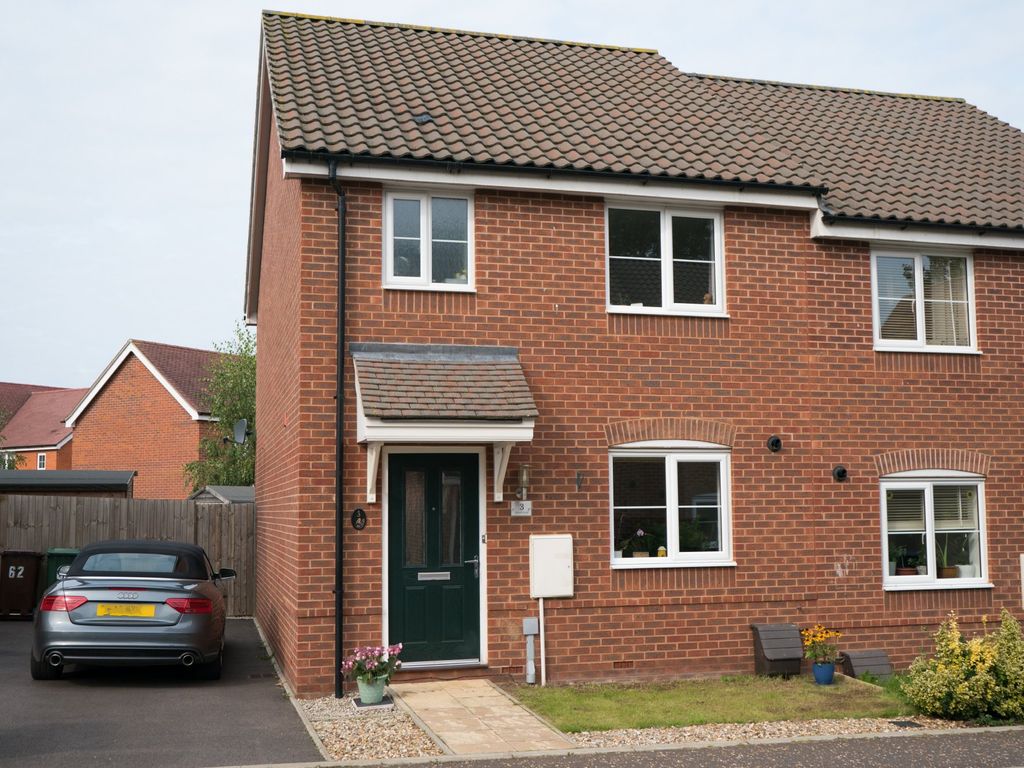 3 bed semidetached house for sale in Thrush Road, Attleborough NR17, £