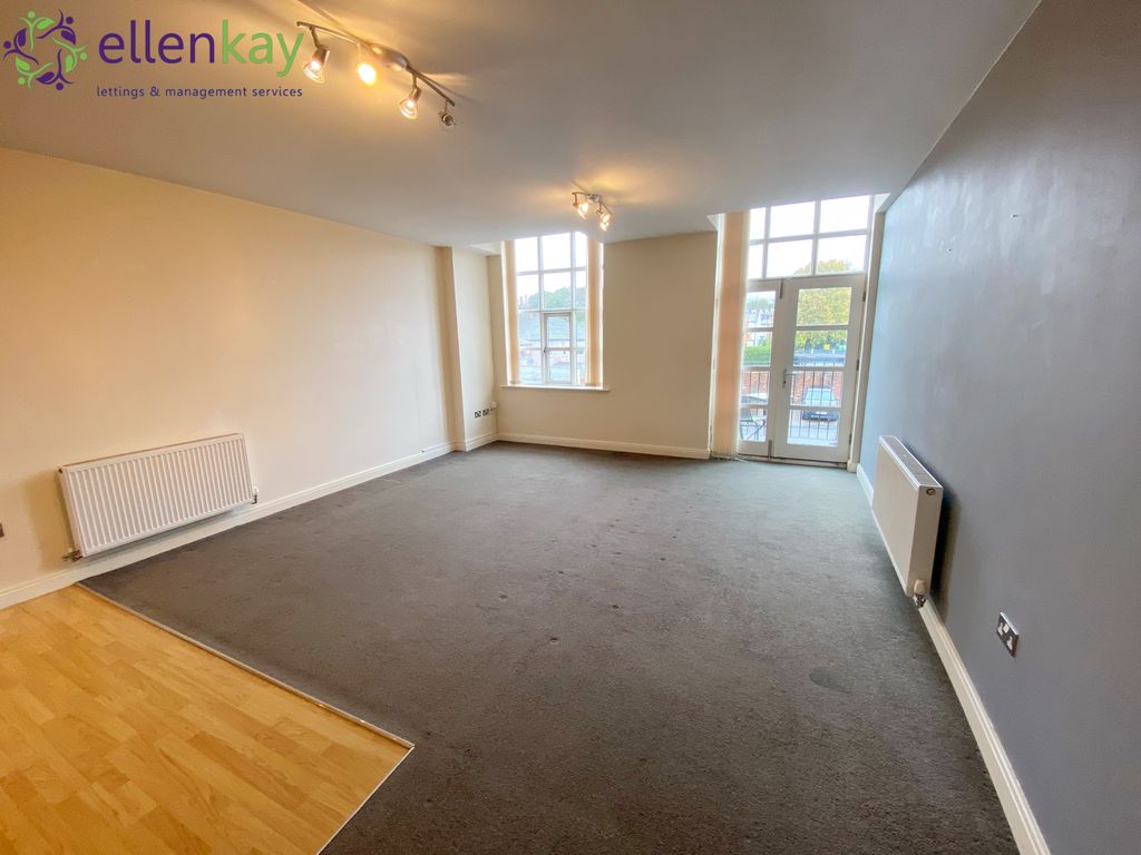 2 bed flat to rent in Shaw Lodge, Rochdale OL12, £700 pcm Zoopla