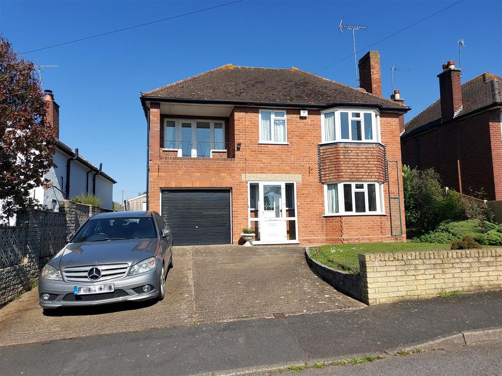 4 bed detached house for sale in The Ridgeway, StourportOnSevern DY13