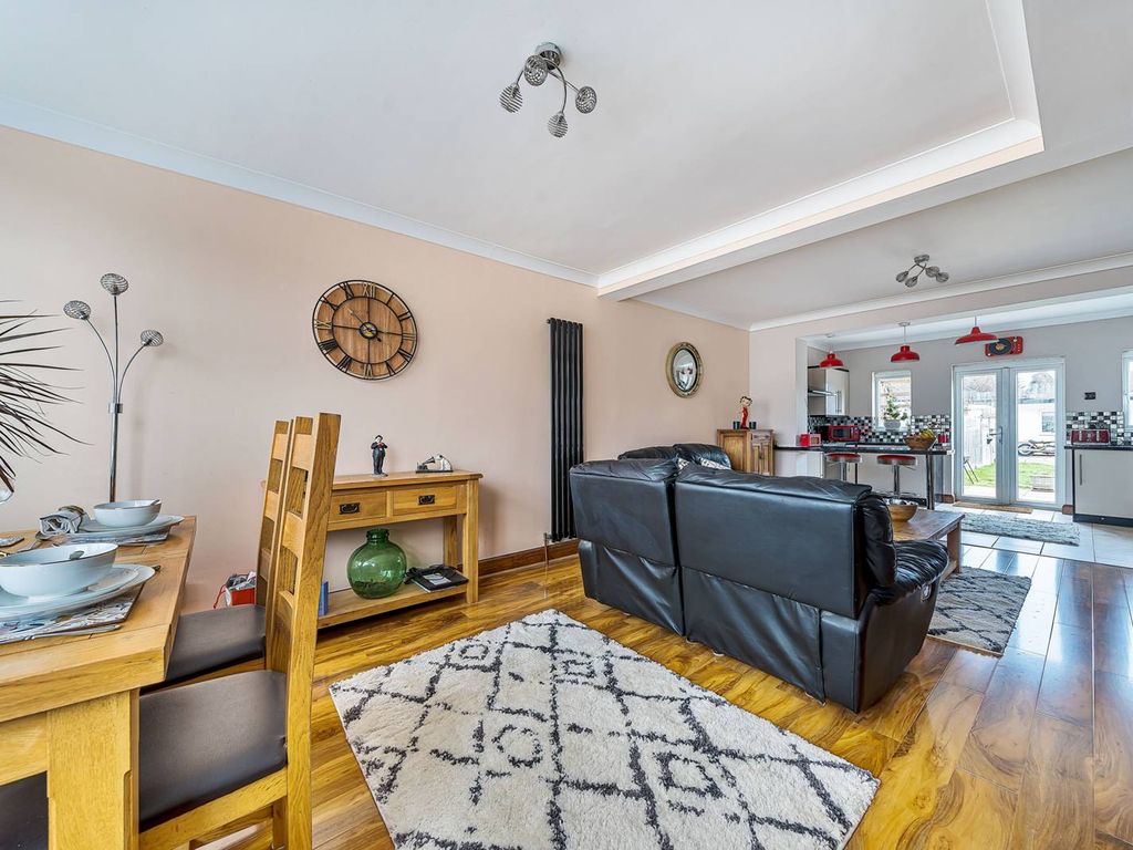 3 bed end terrace house for sale in Hounslow Road, Feltham TW13 Zoopla