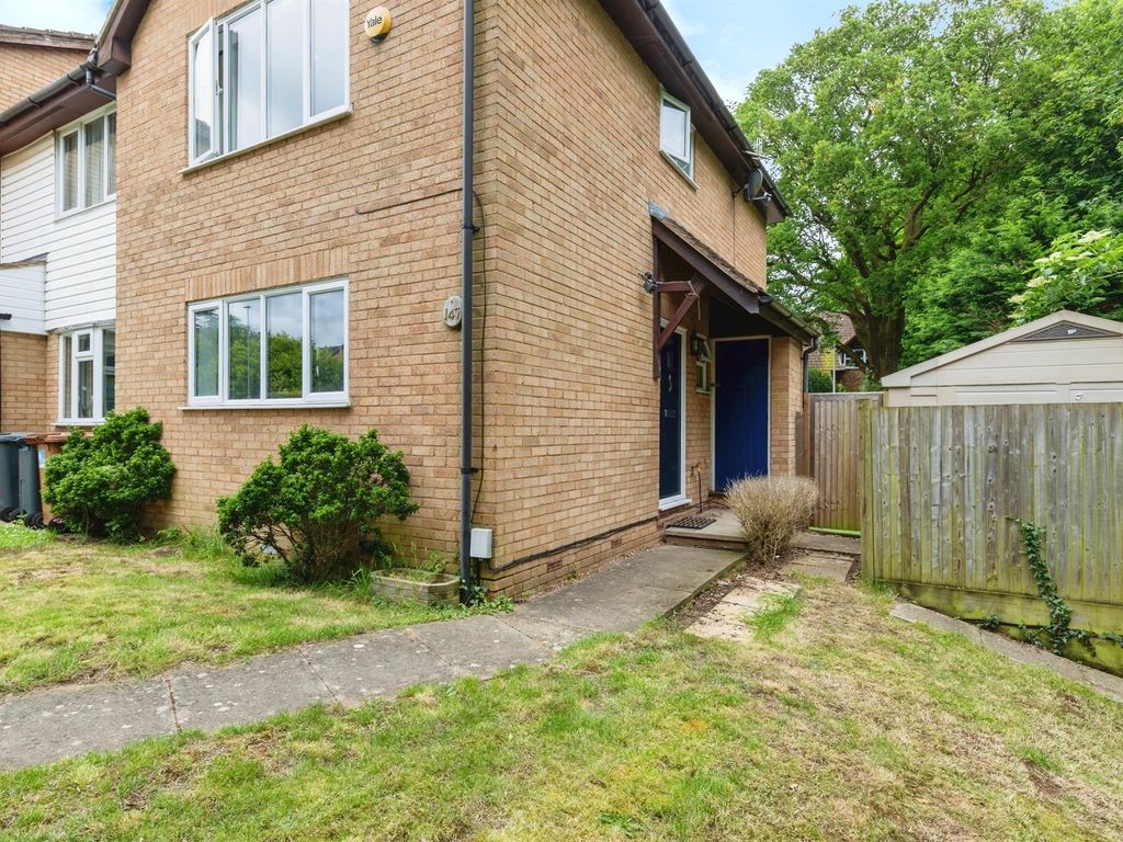 3 bed end terrace house for sale in Ladywood Road, Hertford SG14, £